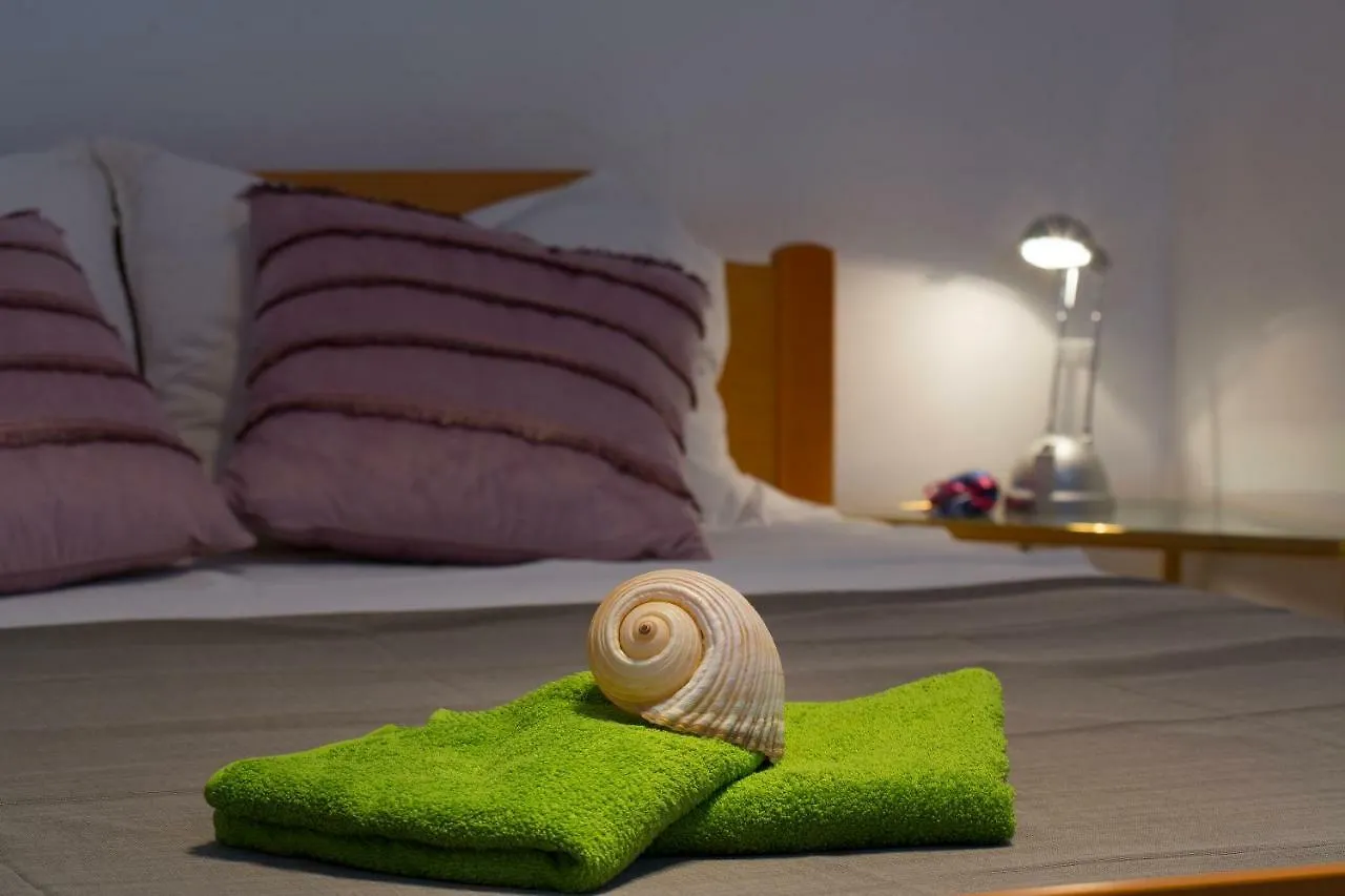 Holiday House Lea Apartman Pula